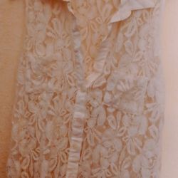 Ladies V-neck Lace Sleeveless Large Buttoned Blouse