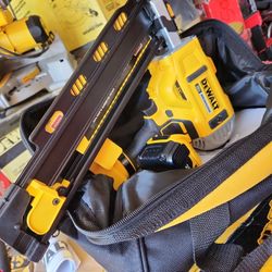 DEWALT
20V MAX XR Lithium-Ion Cordless Brushless 2-Speed 21° Plastic Collated Framing Nailer with 4.0Ah Battery and Charger
STORE PRICE $439