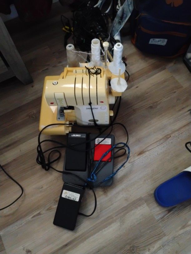 Portable Sewing Machine With Foot Puddle