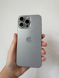 iPhone 15 Pro Max 256GB Unlocked - Natural Titanium