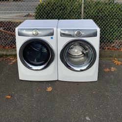 ELECTROLUX WASHER AND DRYER SET. 