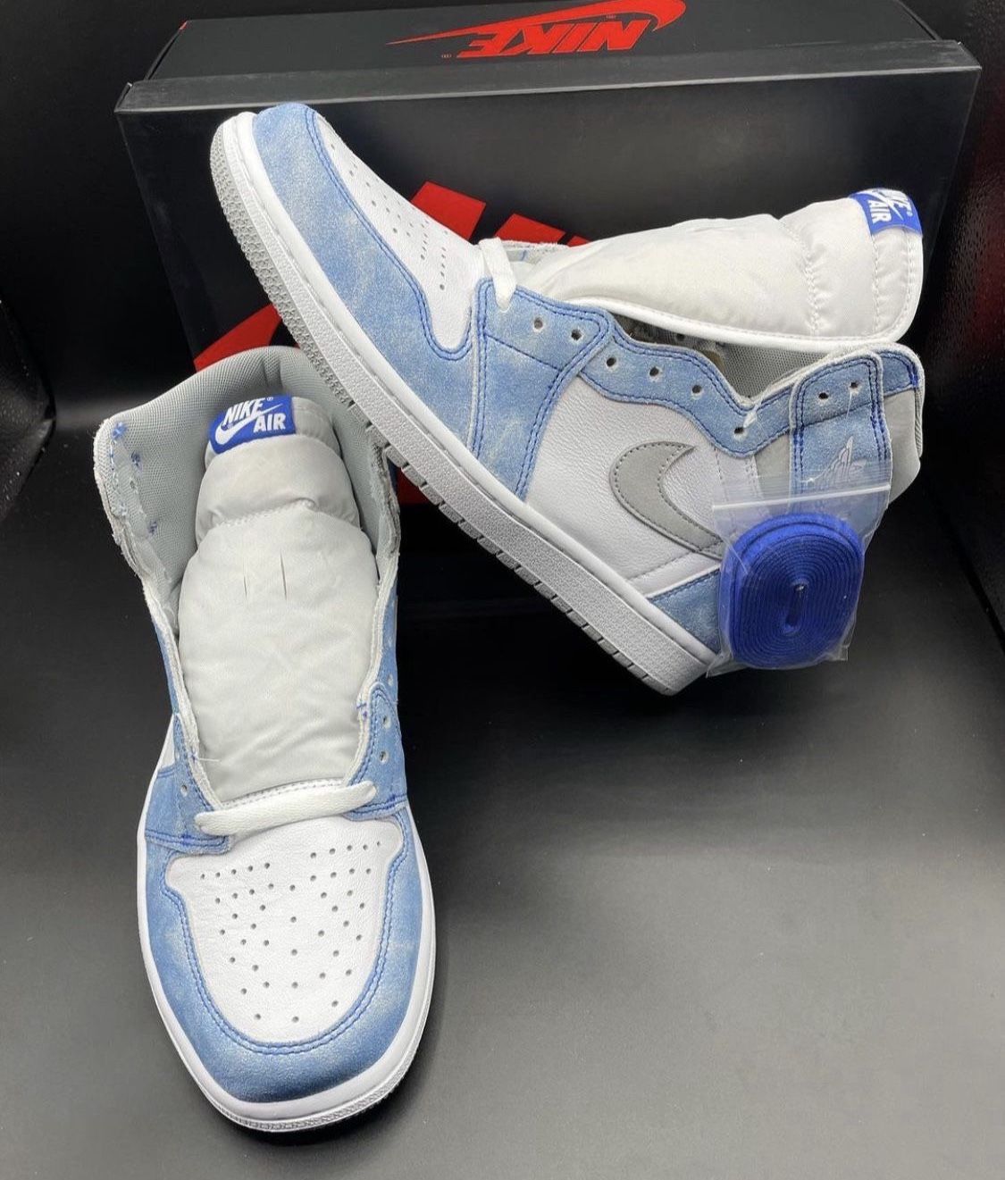 New Nike Air Jordan 1 Retro High OG Hyper Royal White Men’s Shoe Size 9.5