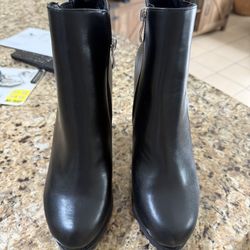 Botas/new/size 9