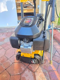 DeWalt 3300 PSI Pressure Washer – Honda Engine – Excellent Condition