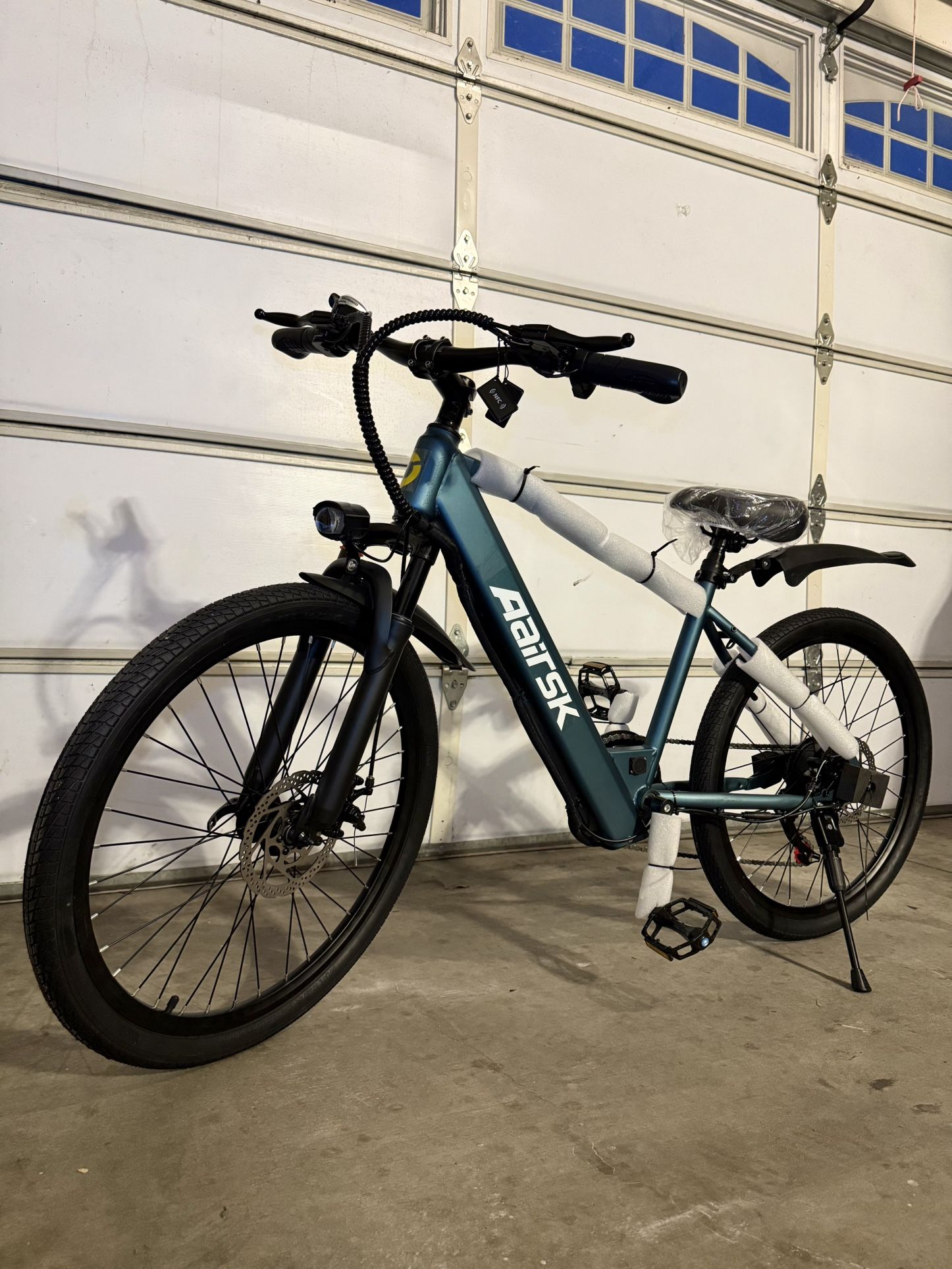 (Brand New) Aairsk Keyless Long Range Electric Bike