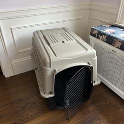 Large 36” L Pet mate Crate Door Broken