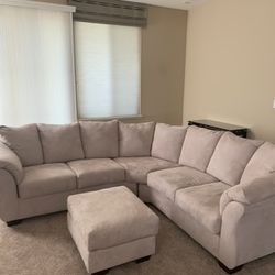 Sectional (Like New)