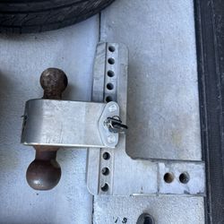 10-Inch Drop-Down Tow Hitch – Fine Condition!