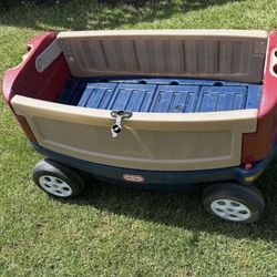 Little Tikes Deluxe Ride And Relax Wagon