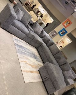 🔥 PULL-OUT SECTIONAL 🔥