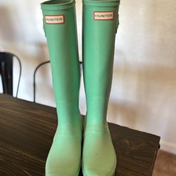 Women’s Hunter Rain Boots Size 9