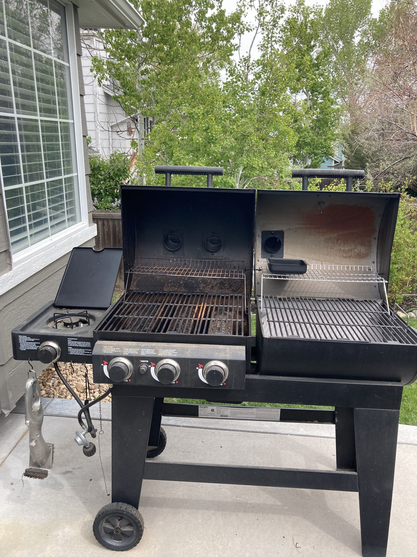 BBQ & Smoker With Cover