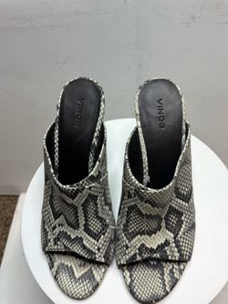 Women's leather mules by Vince, model Heath-B Sahara