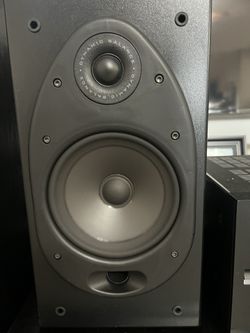 Polk Audio Bookshelf speakers 