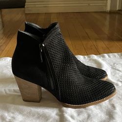 Paul Green “BONZAI” Perforated Bootie SZ 6.5UK(9US)