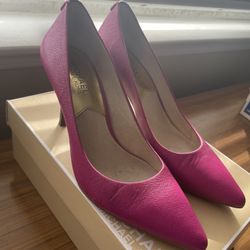 Michael Kors Leather Mid Pumps