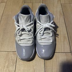 Jordan Cement grey 11’s