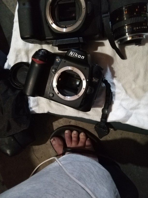 Nikon Camara With Lens