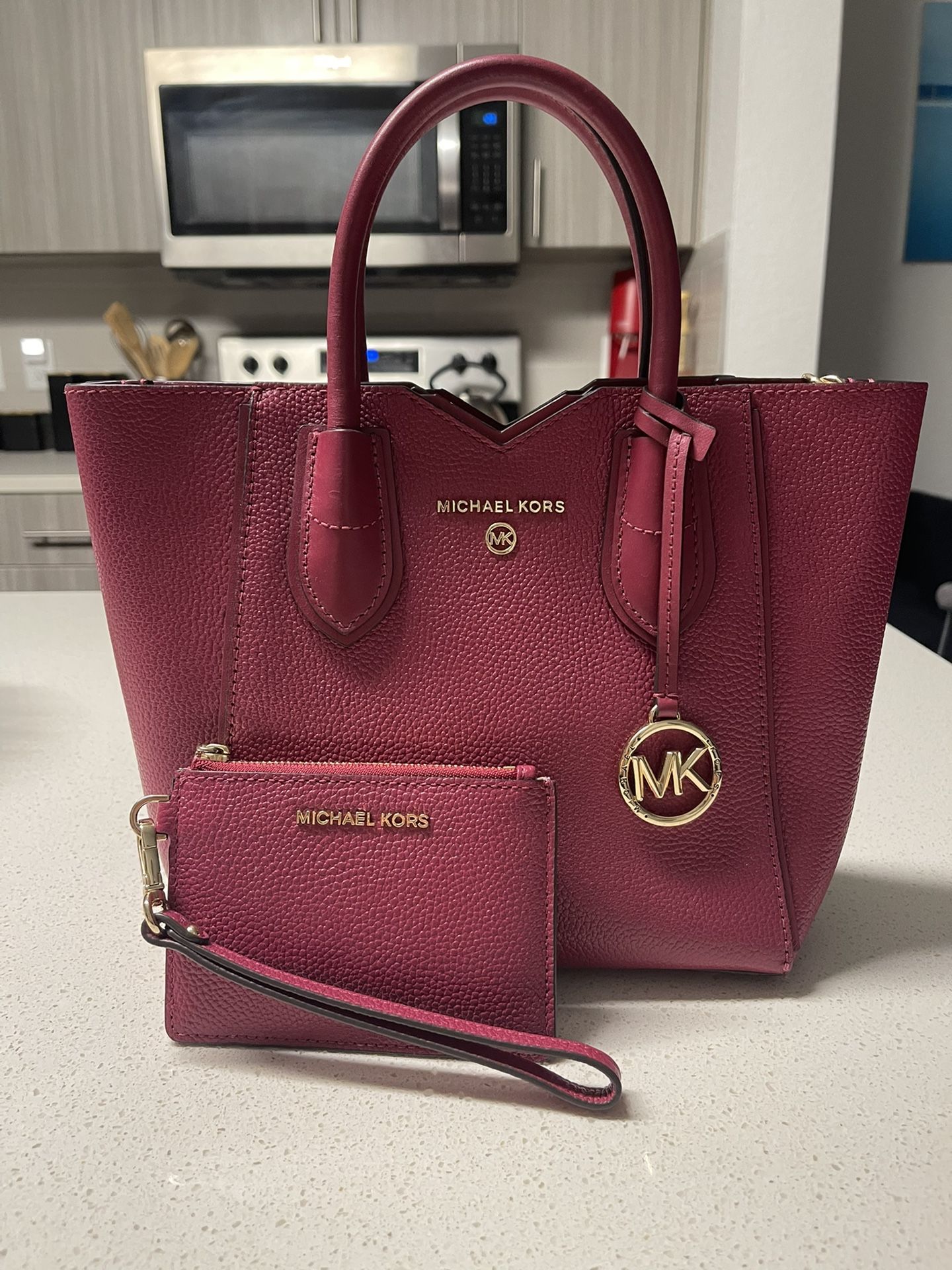 Michael Kors Medium Messenger Bag w/ Wallet