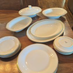 Royal Doulton "Gold Concord" H 5049 fine bone china plates 