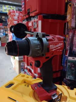 MILWAUKEE M18 FUEL BRUSHLESS CORDLESS DRILL DRIVER TOOL ONLY