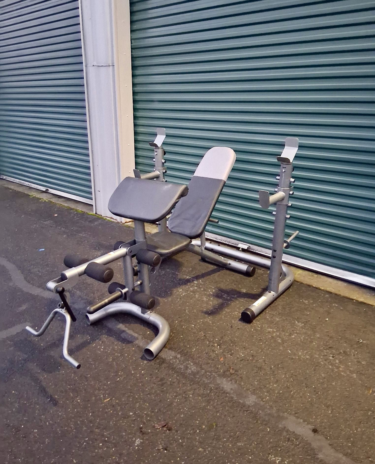 Squat Rack And Weight Bench