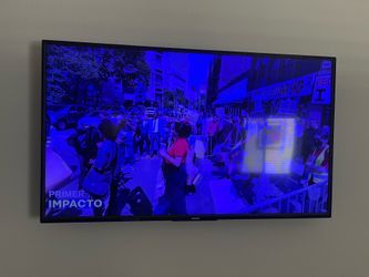 good tv 55”  good condition