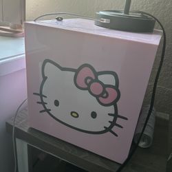 Mini hello kitty fridge used but very good condition 