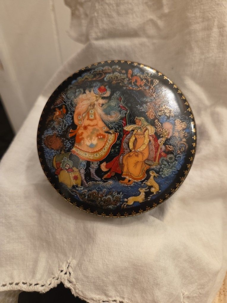 1990 Vintage Palekh Jewelry Box "Morozco" Fairy Tale Theme