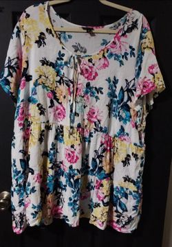 Torrid Slub Flutter Sleeve Shirred Bodice Blouse Plus Size 4 White Floral Beach