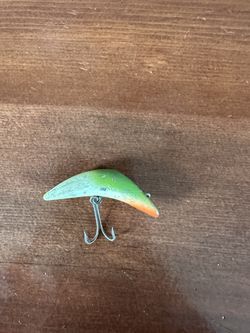 Vintage old school fishing lure – great for bass fishing or cabin / man cave decor. Don’t make them like this anymore.