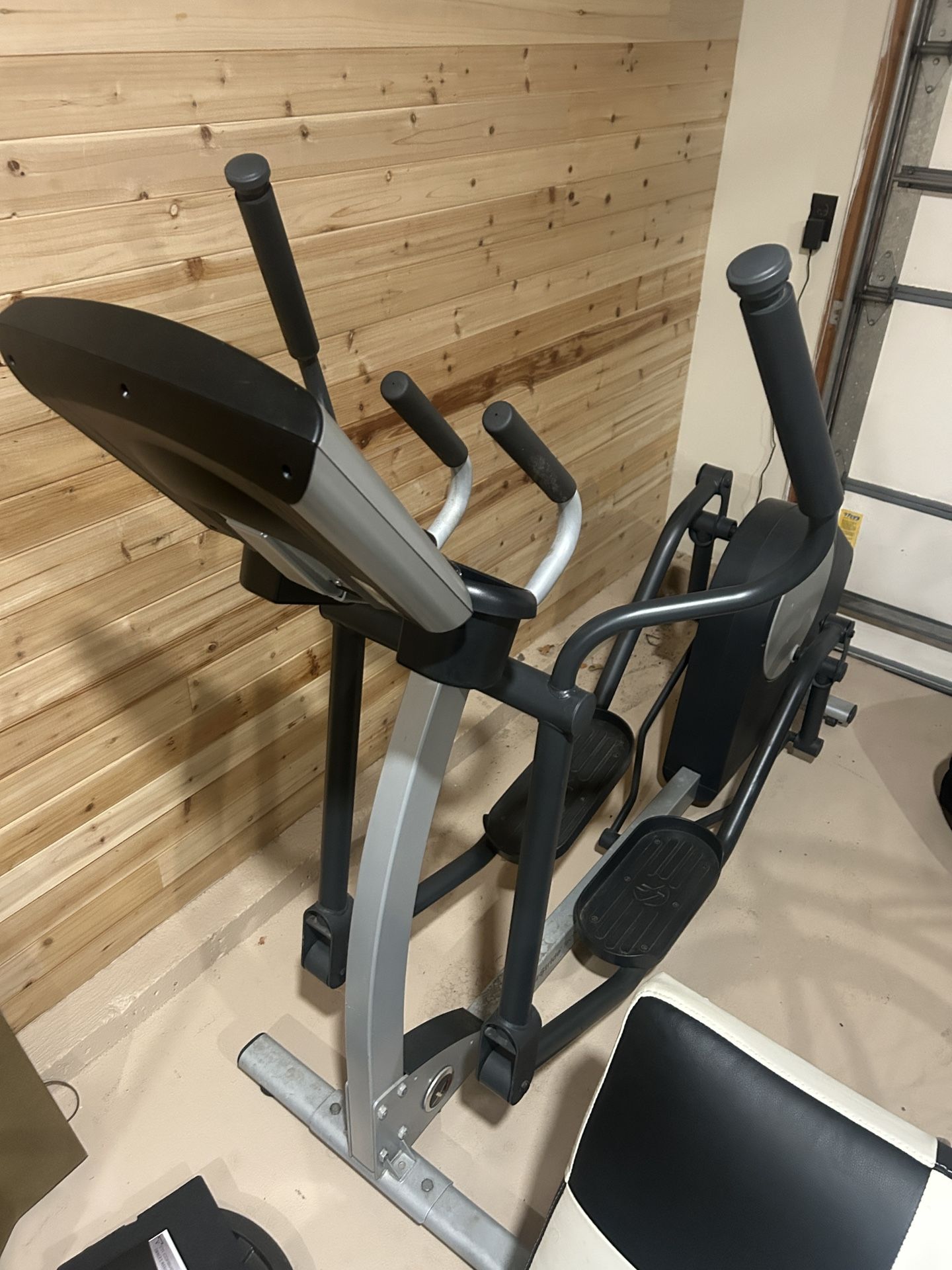 Life fitness Elliptical 