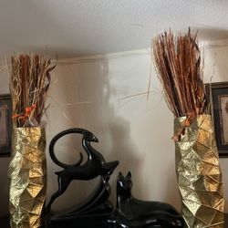 Black And Gold Set 2 Animals And 2 Gold Color Flower Holders