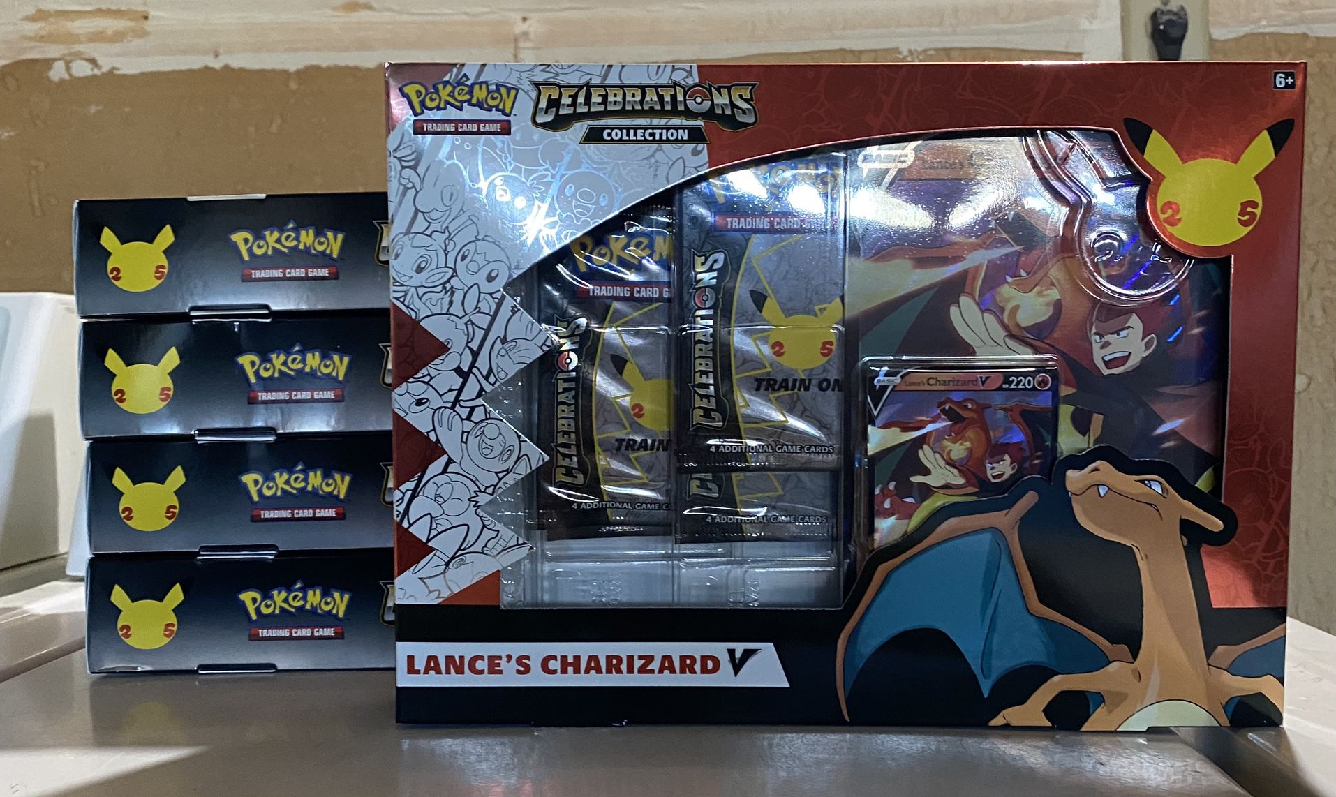  Pokemon Celebrations Lance's Charizard V Box