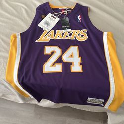 New Kobe Jersey sz. L