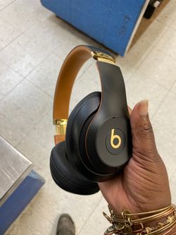 Beats headphones 🎧 wireless $ 140 or layaway for $20 down !