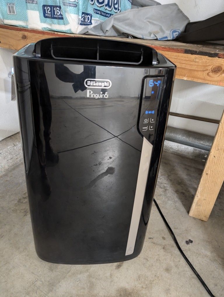 Delonghi Pinguino Portable AC/ Heater WITH REMOTE CONTROL