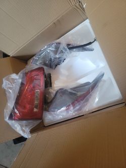 2006 /12 Rear Tail Lights New Oem