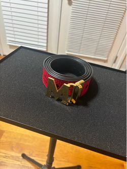 Red and black reversible mcm belt