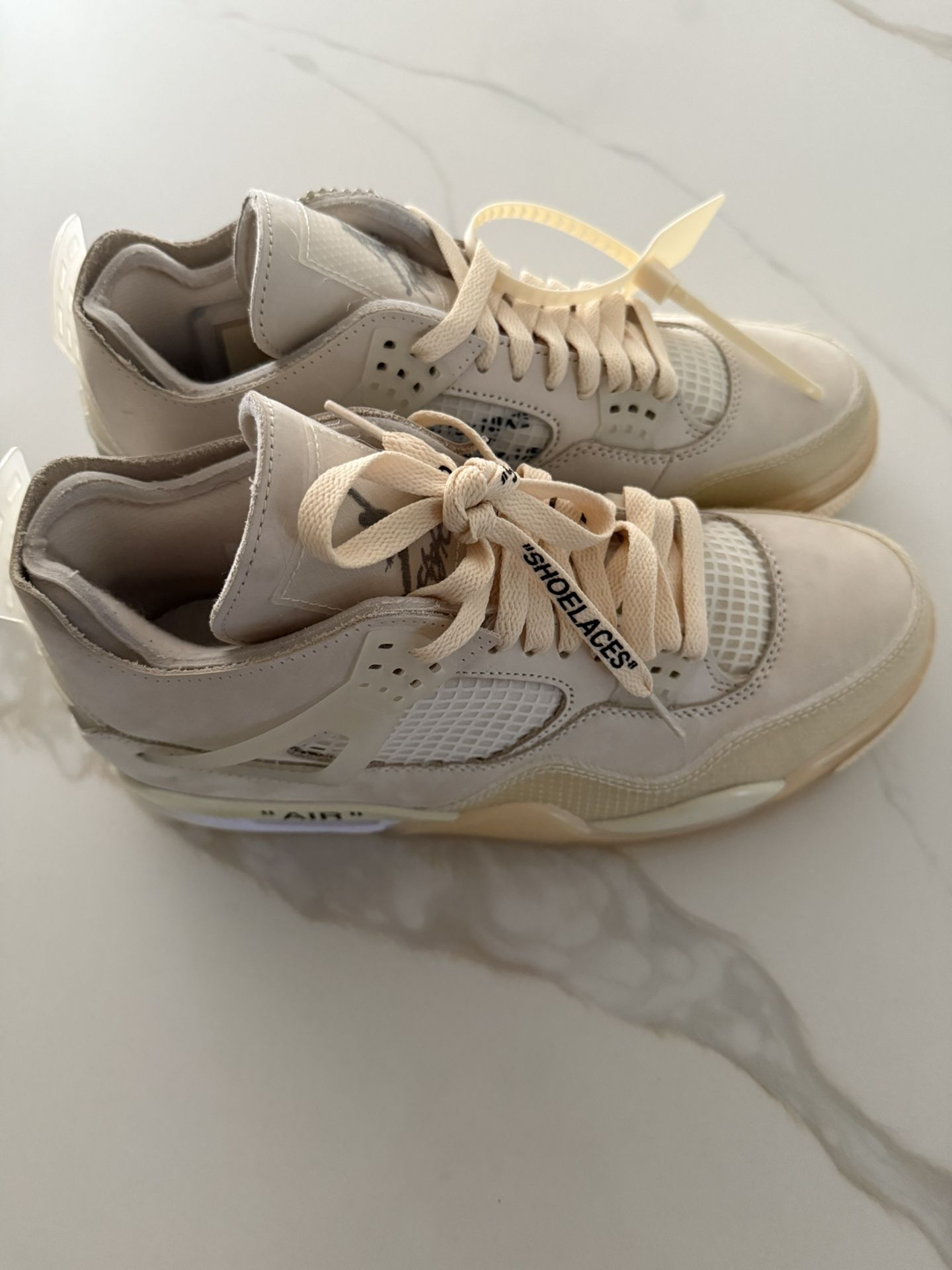 off white jordan 4s 9.5 Men’s