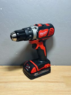 MILWAUKEE M18 DRILL