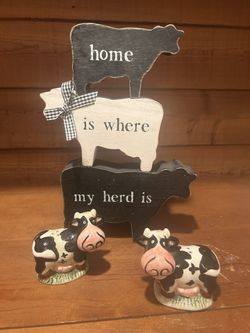 GLASS COWS SALT & PEPPER SHAKERS + WOODEN 3 Tiered COW ACCENT PC