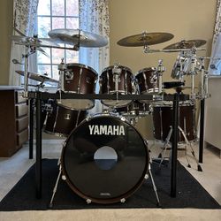 Yamaha Stage Custom drumset  Full pro kit with drums, Zildjian A Customs, Pearl rack, hardware, and cases — all in great/excellent condition.