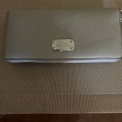 MK Autentic Wallet Grey Good Conditions 