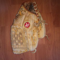 Rawlings Baseball Glove 