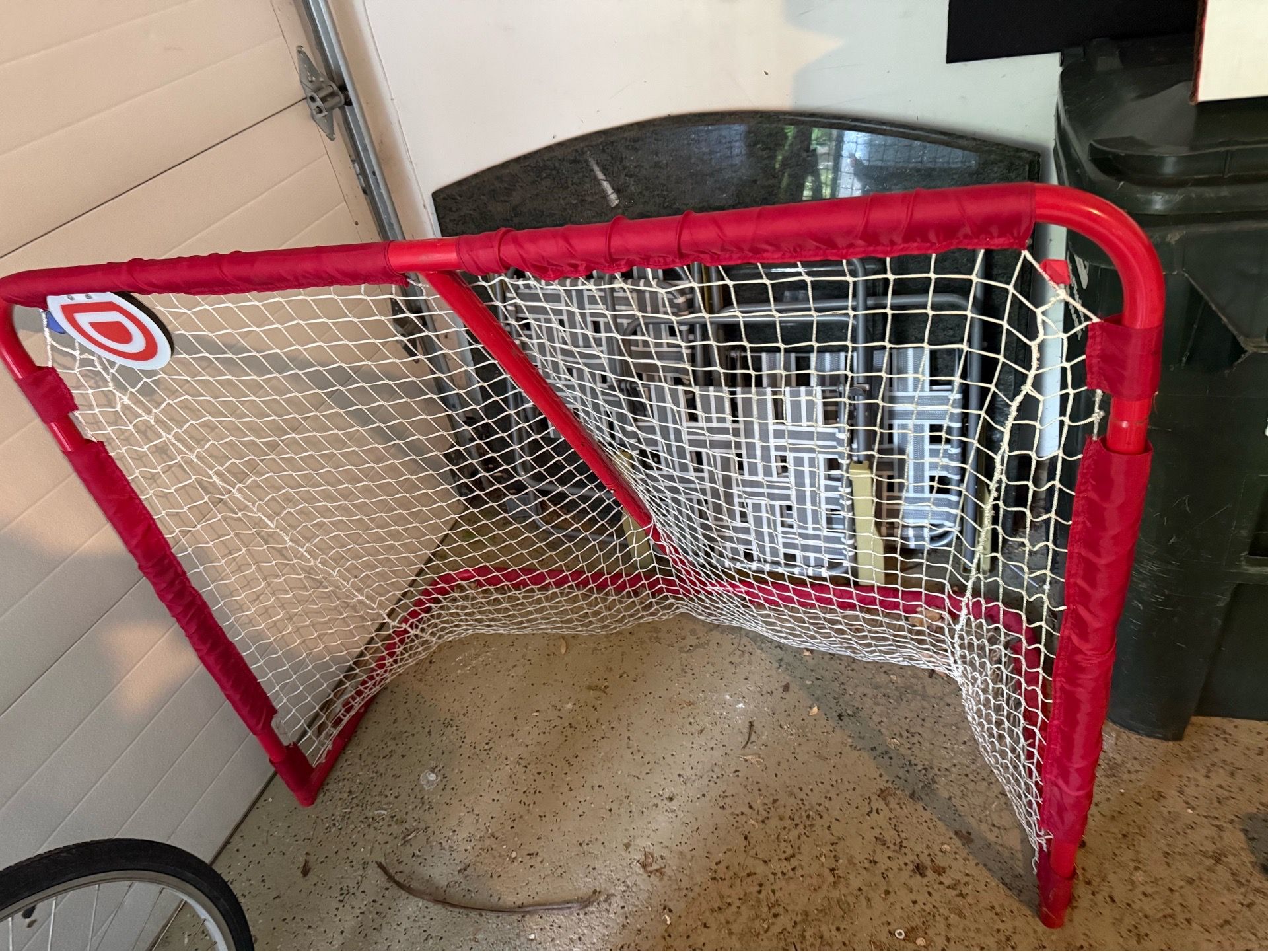 Like new hockey net