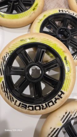 In-line skate wheel rollerblading hydrogen