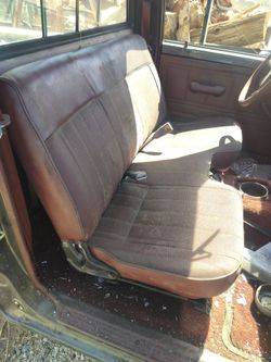 1986 Mazda beach all of the mechanism works good it's got two small rips....