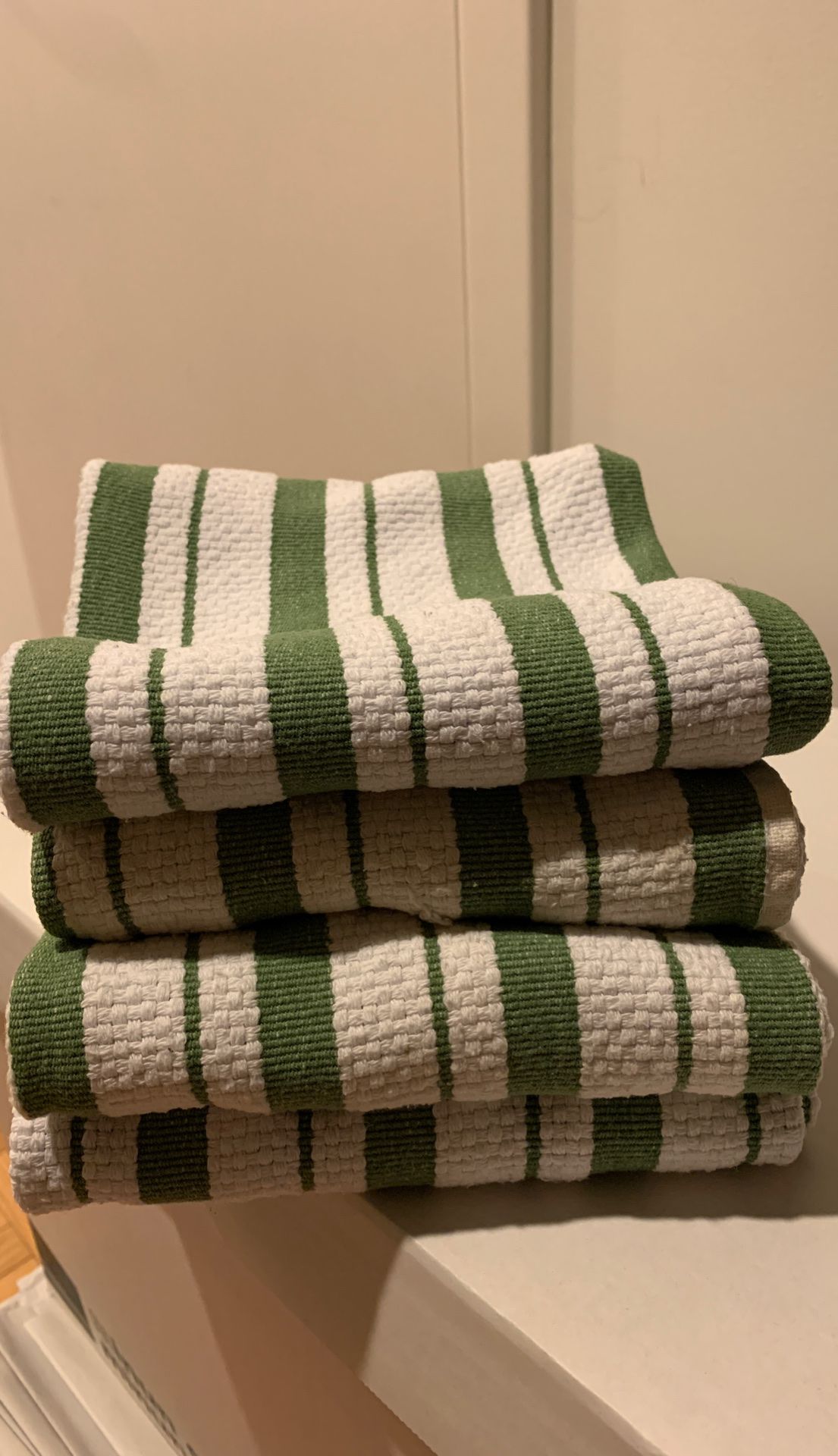 Brand new Williams Sonoma kitchen towel