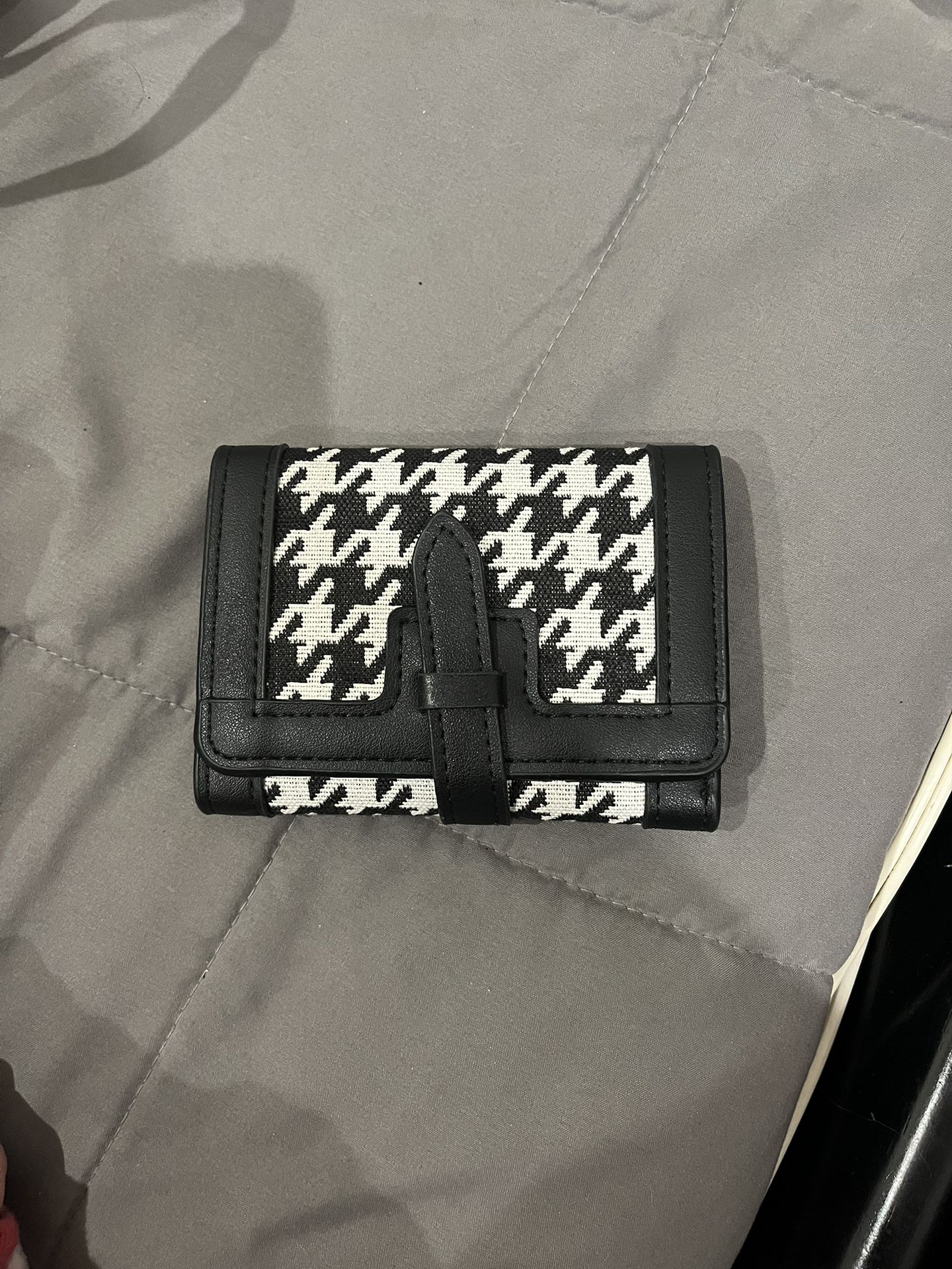 Small Black And White Wallet 